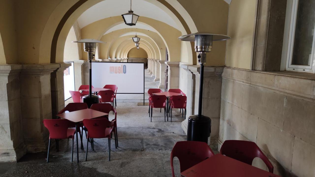 Hotel Oleum Белчите Екстериор снимка